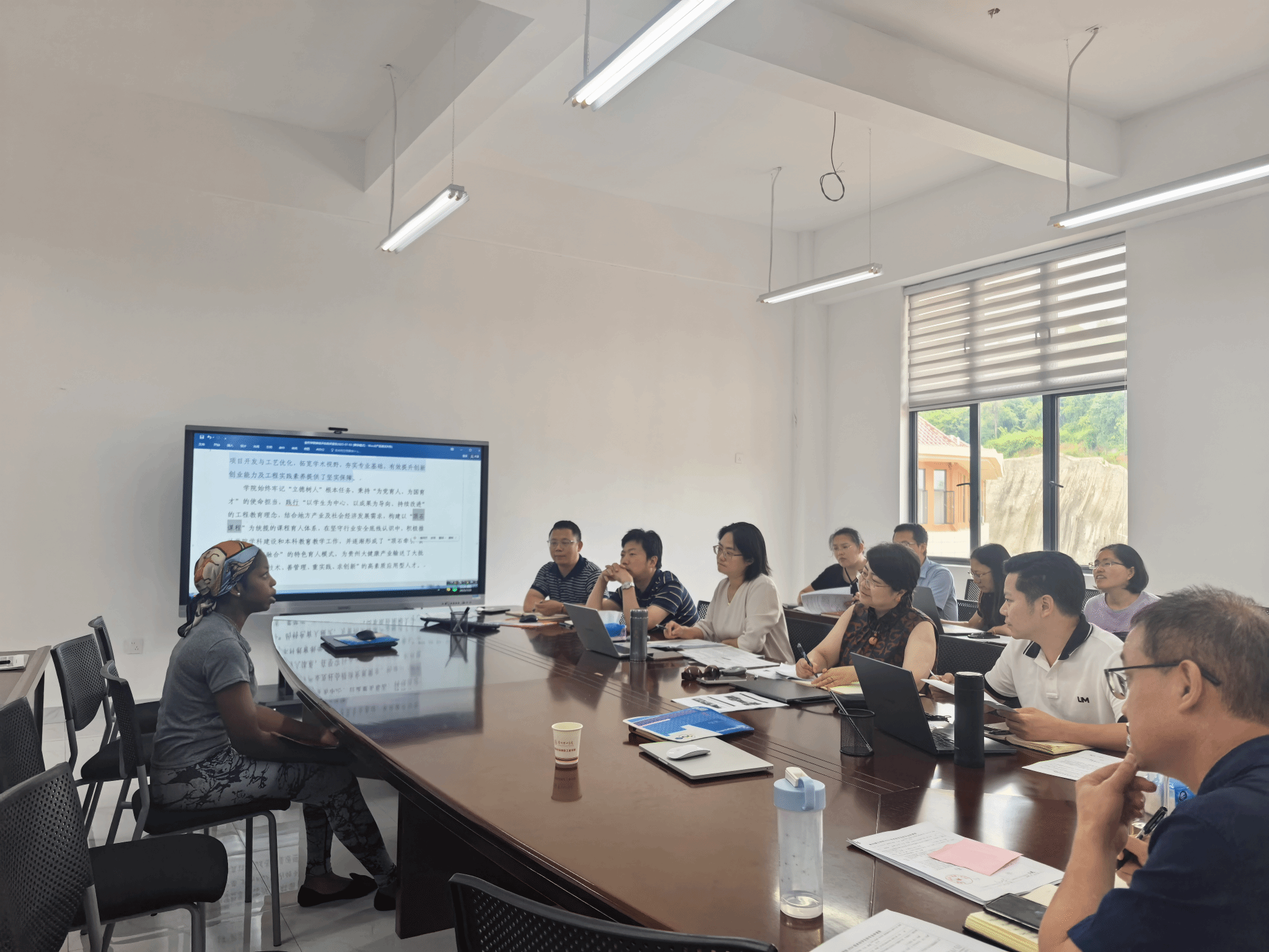 yabo鸭脖国际教育学院组织2025级来华留学本科生入学面试  ——多学院联动严把生源关 线上线下结合提升选拔质量